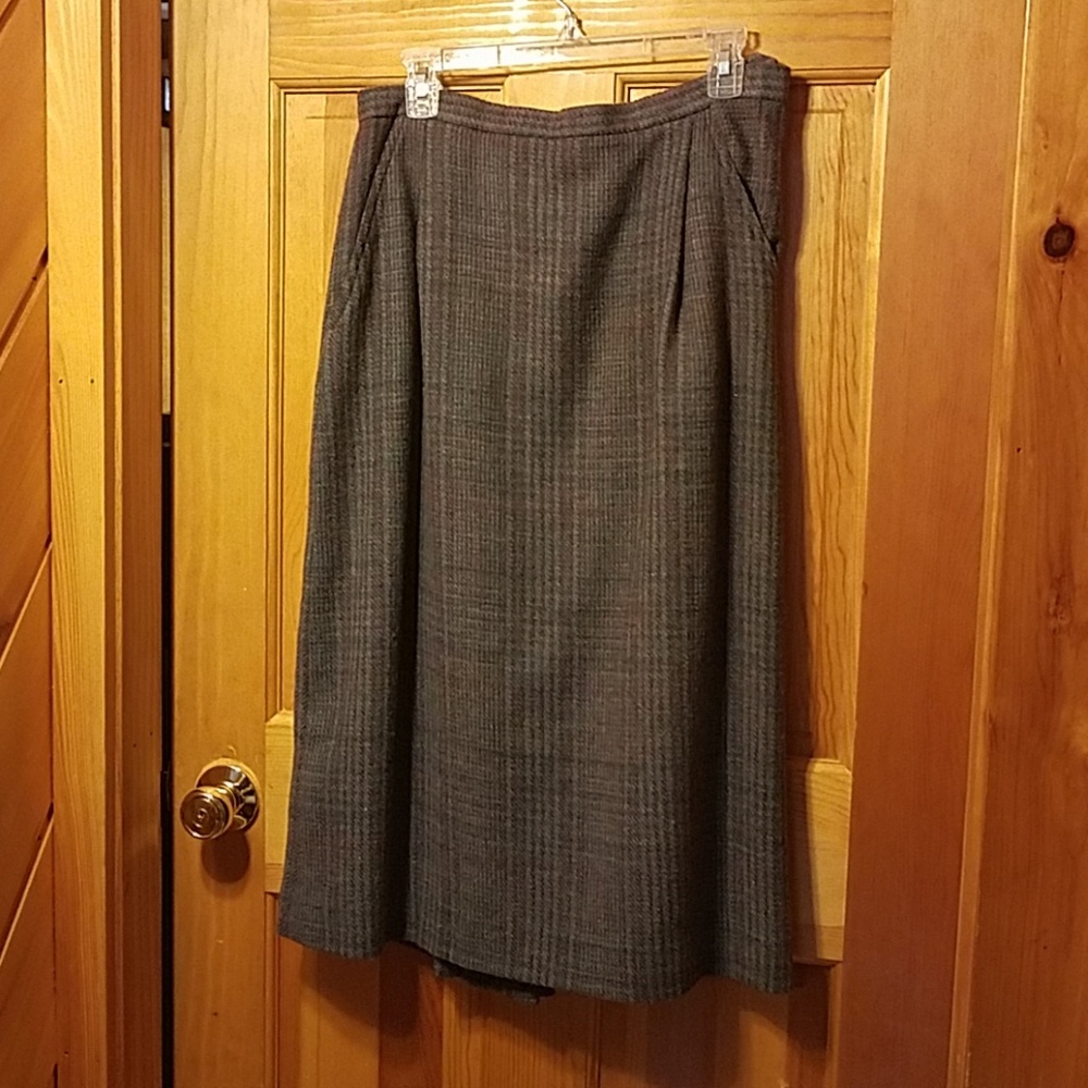 100% Scouttism Shetland Wool Skirt and Vest set!